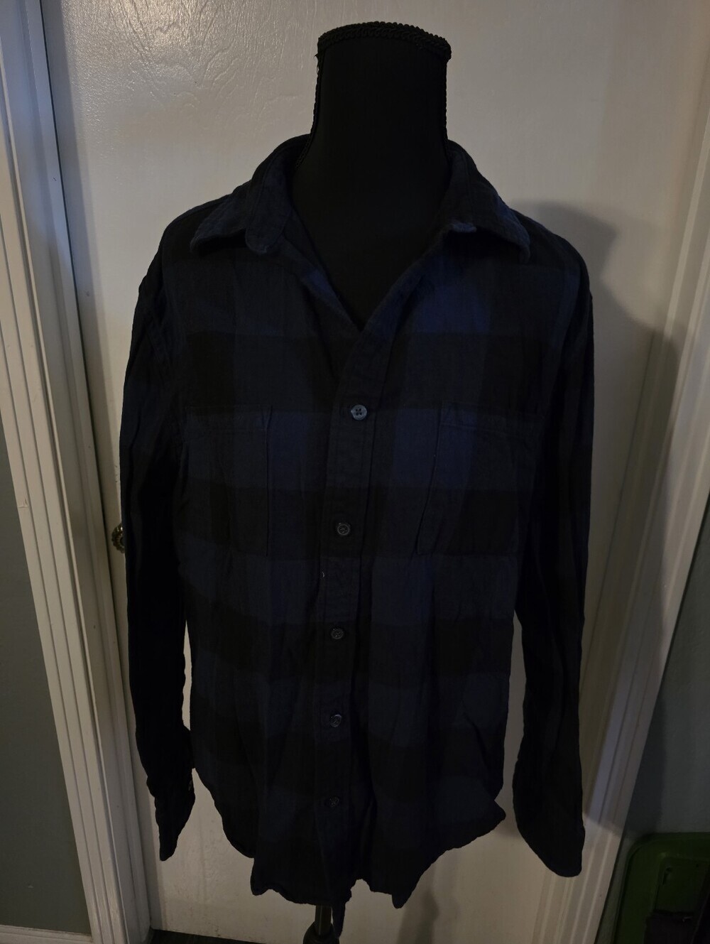Men's Long Sleeve Plaid Button-Up Shirt - Black & Navy